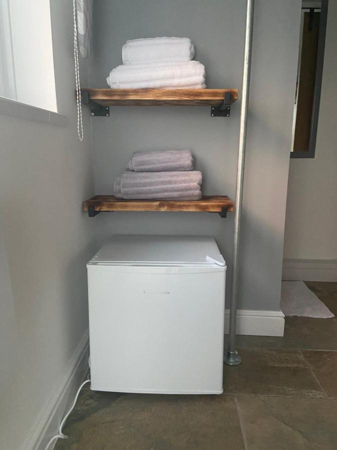 Adorable Bedsit For You, Partner And Your Pet! Stepaside  ภายนอก รูปภาพ